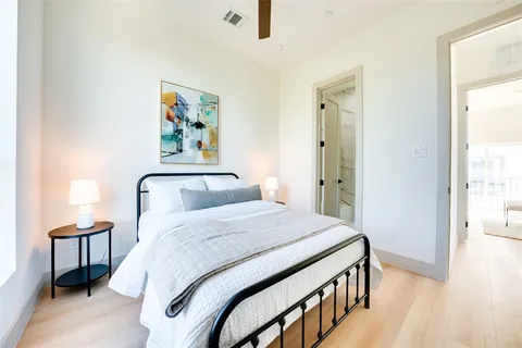 $2,900 | 512 North Lancaster Avenue, Unit 13, Dallas, TX 75203