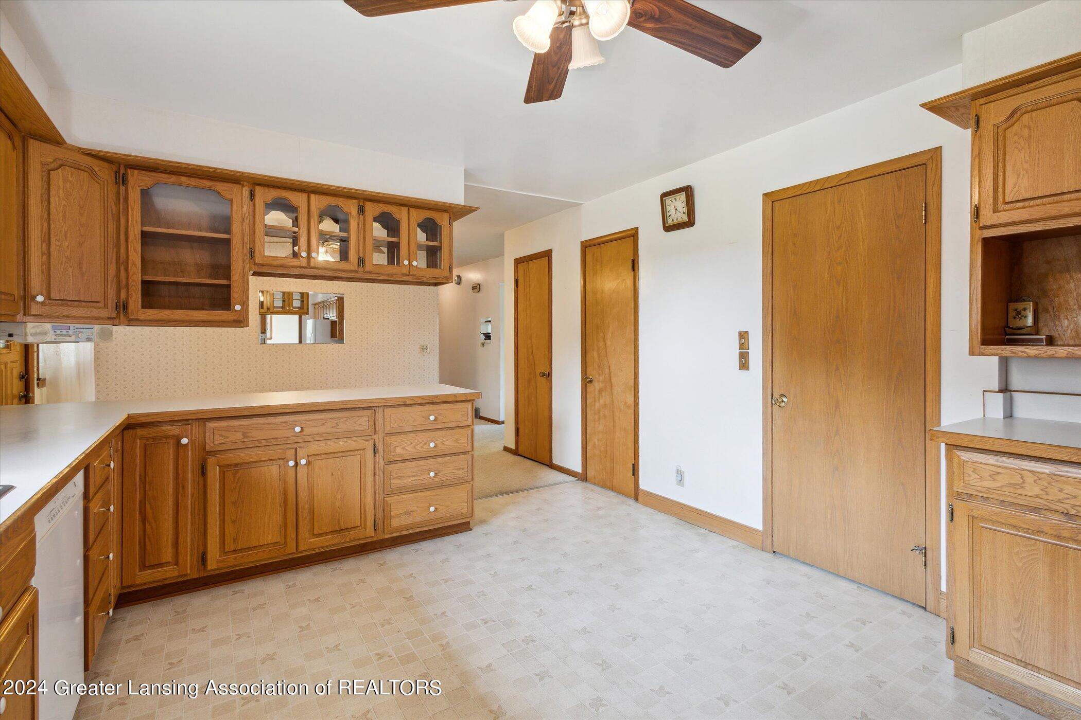 7041 West Howe Road Dewitt, MI 48820 - Photo 12 of 47 15-7041-W-Howe-Rd-DeWitt-MI-48820-Window