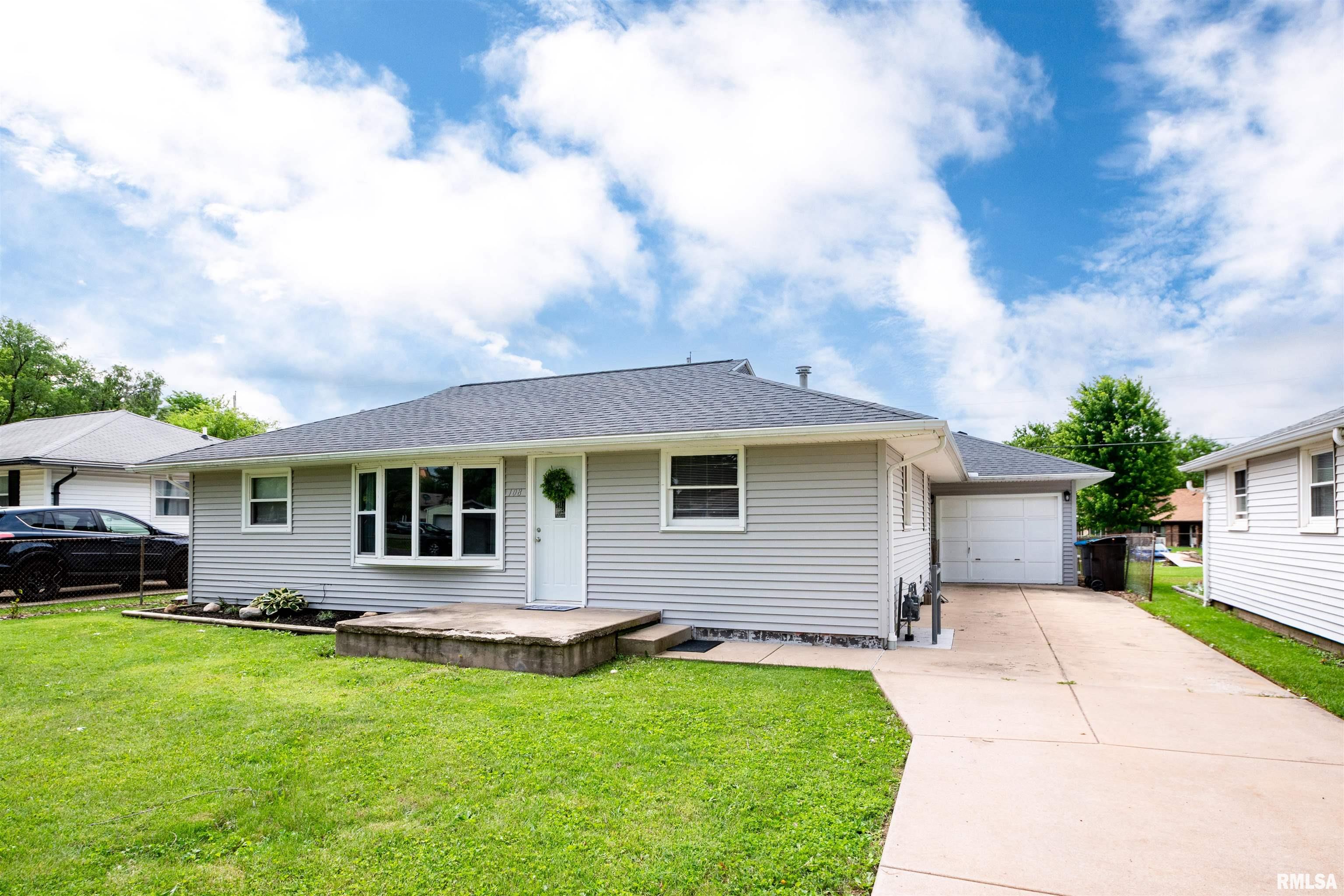 108 Duensing Lane Washington, IL 61571 - Photo 3 of 29