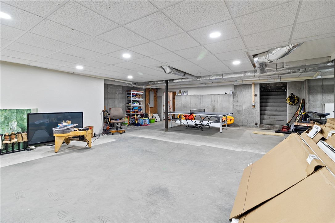 1888 Main Road Tiverton, RI 02878 - Photo 25 of 50