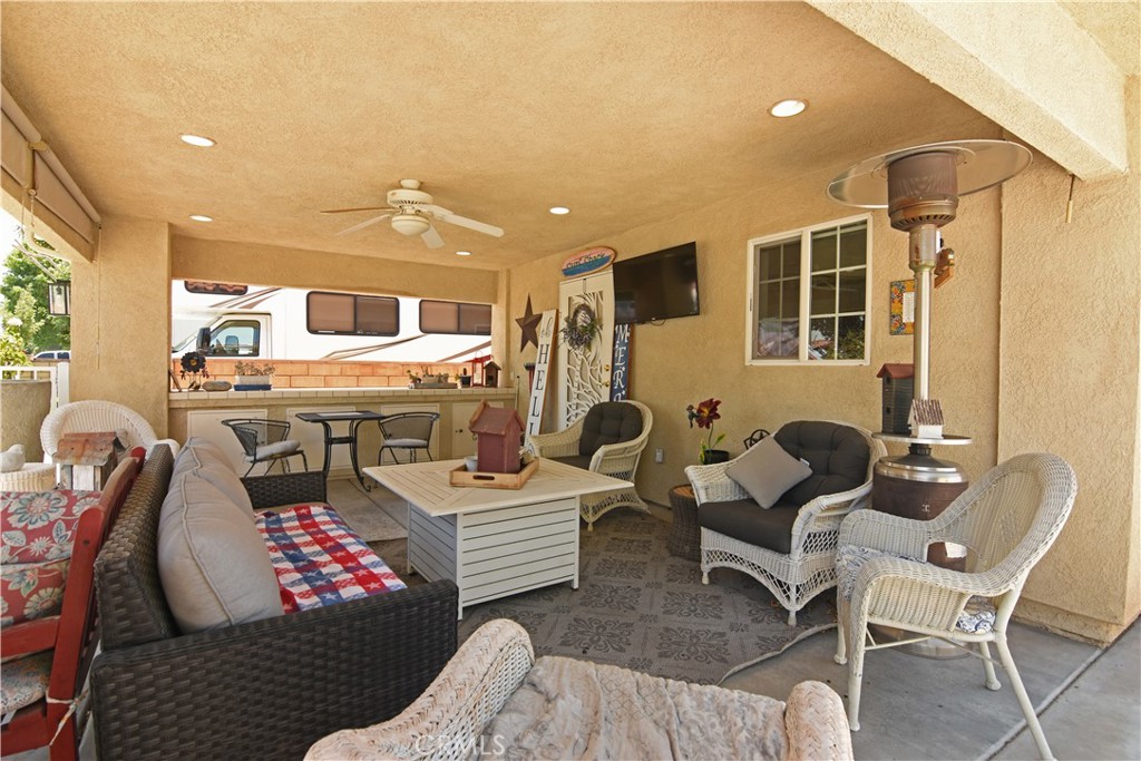 11620 Ridgemark Road Apple Valley, CA 92308 - Photo 3 of 27