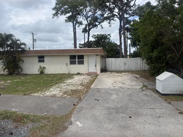 $2,000 | 4857 Weymouth Street, Lake Worth, FL 33463