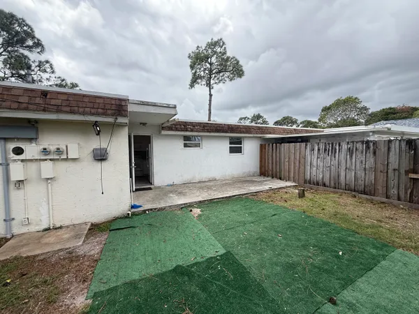 $2,000 | 4857 Weymouth Street, Lake Worth, FL 33463