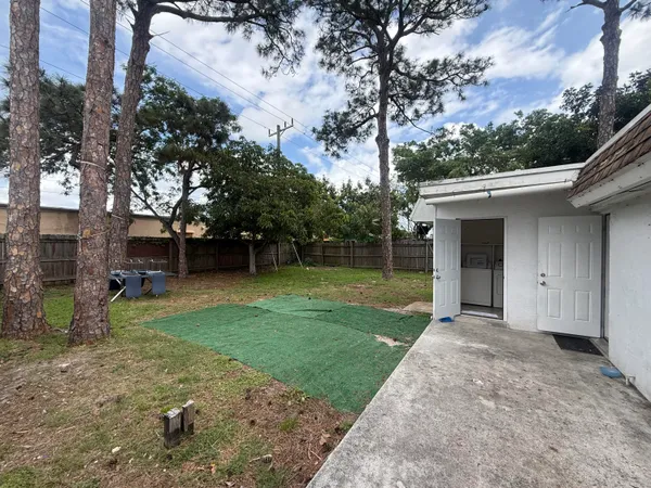 $2,000 | 4857 Weymouth Street, Lake Worth, FL 33463