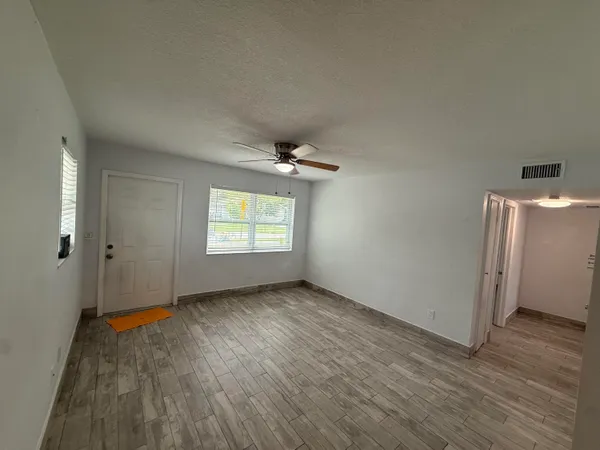 $2,000 | 4857 Weymouth Street, Lake Worth, FL 33463