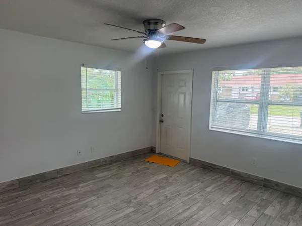 $2,000 | 4857 Weymouth Street, Lake Worth, FL 33463