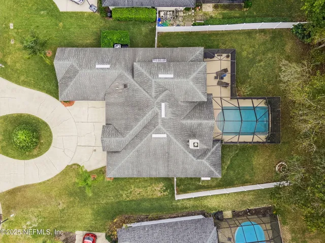 a view of a livingroom with furniture window and outside view