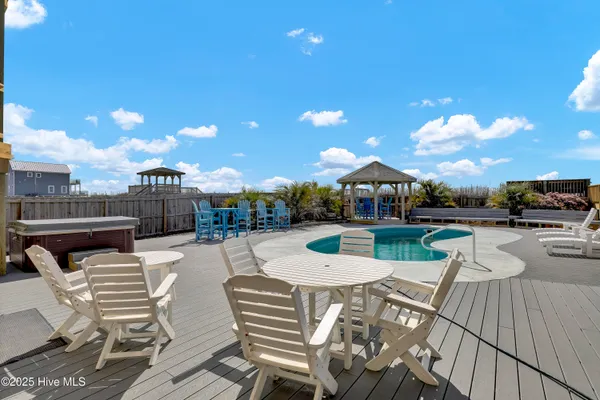 $2,995,000 | 116 Scotch Bonnet Drive, North Topsail Beach, NC 28460