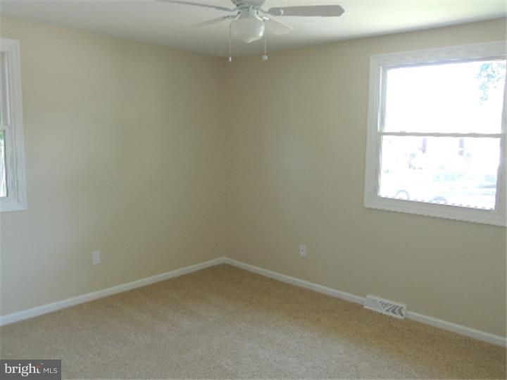 39 Louise Road New Castle, DE 19720 - Photo 7 of 11 Master Bedroom
