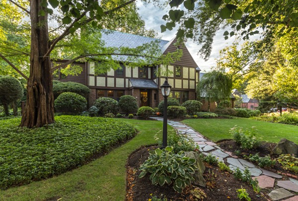 78 Larchmont Road Melrose, MA 02176 - Photo 2 of 27 Gallery Image 2