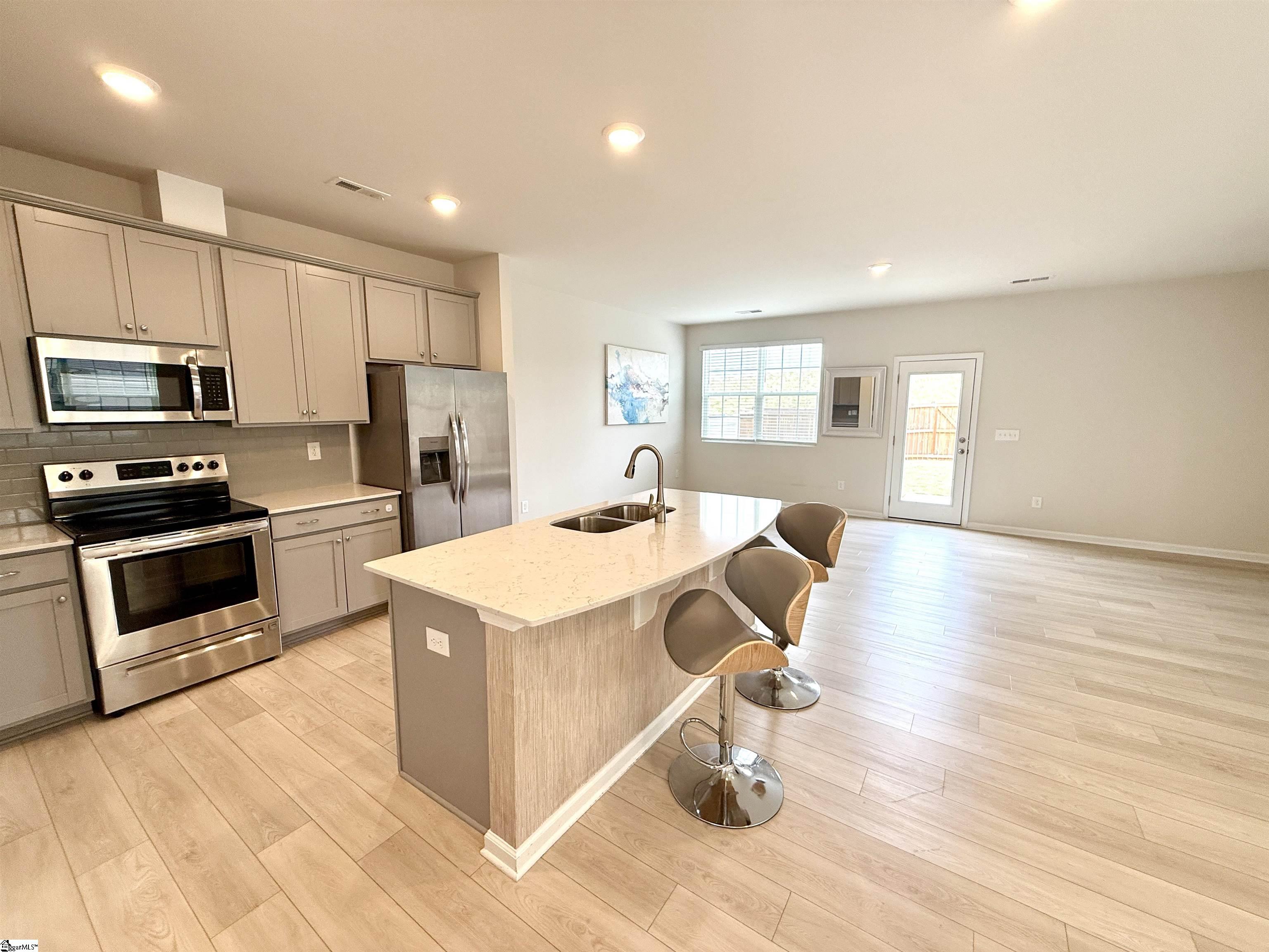 270 East Compass Way Easley, SC 29640 - Photo 3 of 32
