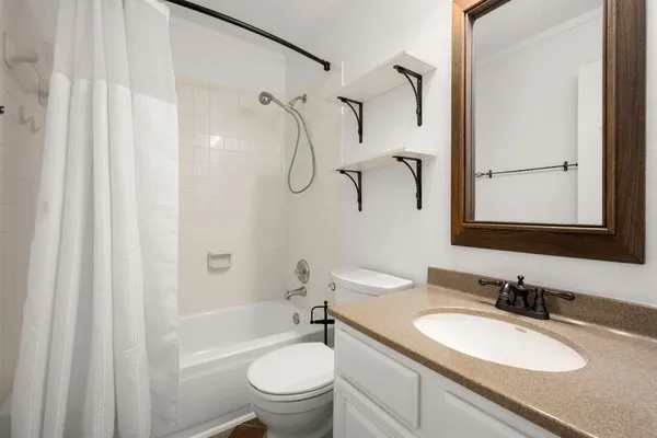 $2,300 | 16014 Lakestone Drive, Tomball, TX 77377