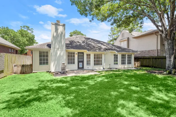 $2,300 | 16014 Lakestone Drive, Tomball, TX 77377