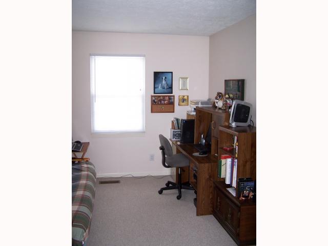 9155 Warwick Road Indianapolis, IN 46240 - Photo 8 of 12
