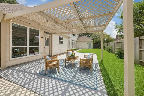 $1,150,000 | 15911 Redwood Pl Drive, Houston, TX 77079