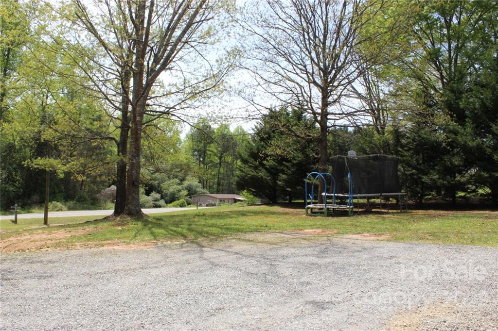 1684 Eckard Road Conover, NC 28613 - Photo 3 of 16 Gallery Image 3