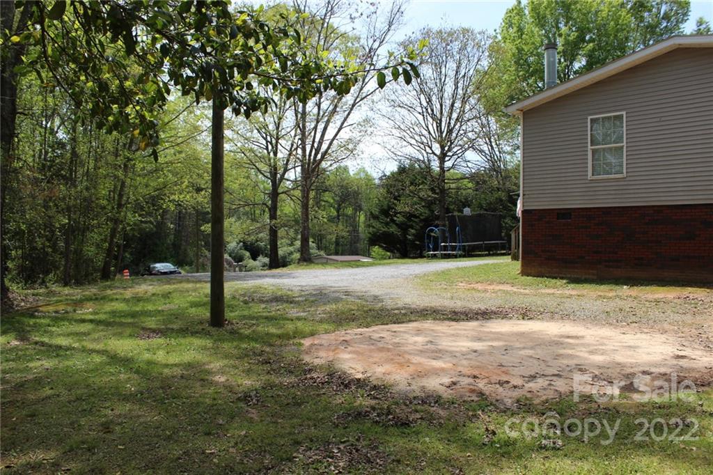1684 Eckard Road Conover, NC 28613 - Photo 5 of 16 Gallery Image 5