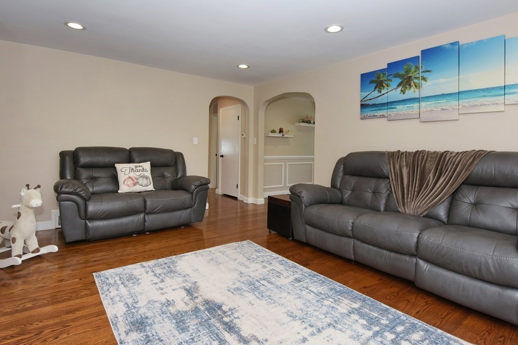 25 Svenson Road Shrewsbury, MA 01545 - Photo 11 of 37 Gallery Image 11