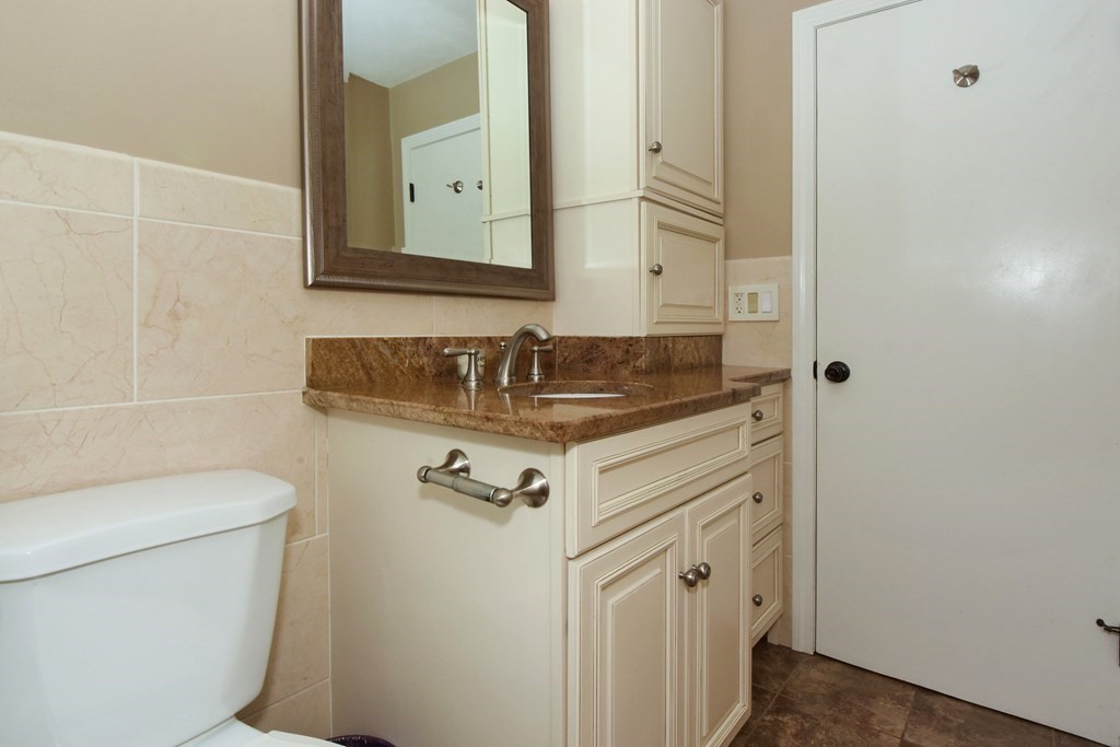 25 Svenson Road Shrewsbury, MA 01545 - Photo 12 of 37 Gallery Image 12