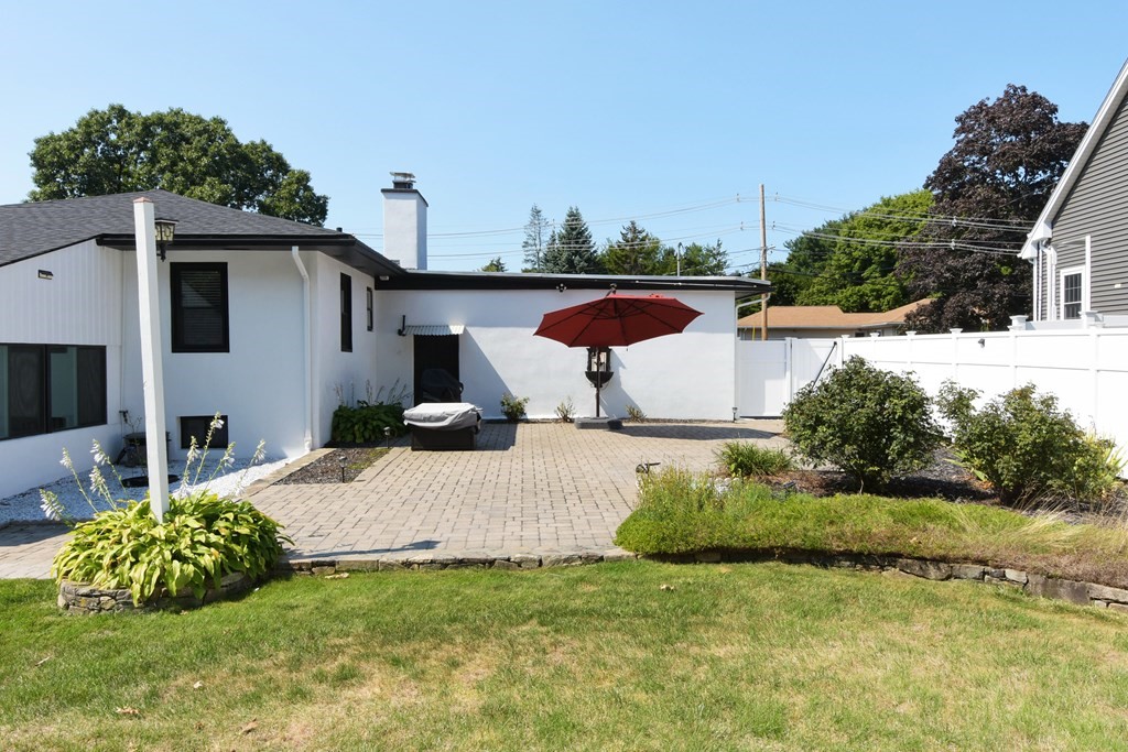 25 Svenson Road Shrewsbury, MA 01545 - Photo 4 of 37 Gallery Image 4