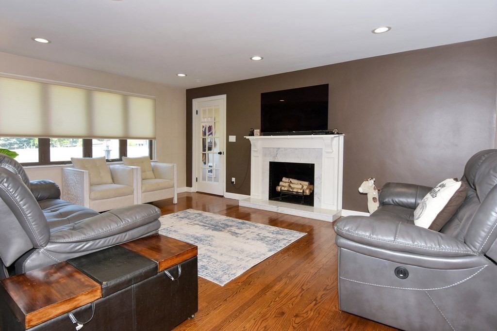 25 Svenson Road Shrewsbury, MA 01545 - Photo 10 of 37 Gallery Image 10