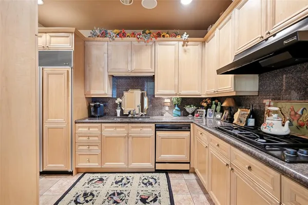 $5,300 | 3401 Lee Parkway, Unit 102, Dallas, TX 75219