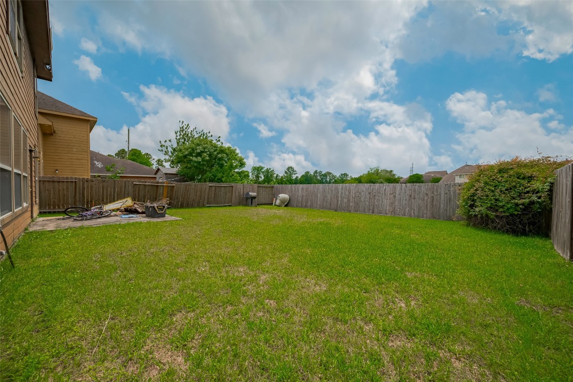 1703 Macclesby Lane Houston, TX 77049 - Photo 41 of 41 a view of outdoor space and yard