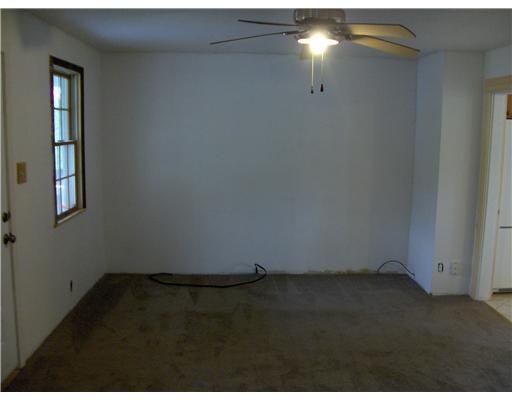 7544 Noblestown Road McDonald, PA 15057 - Photo 7 of 18 Living Room.
