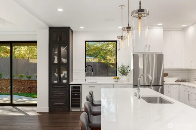 $1,799,000 | 601 Chris David Drive, Steilacoom, WA 98388