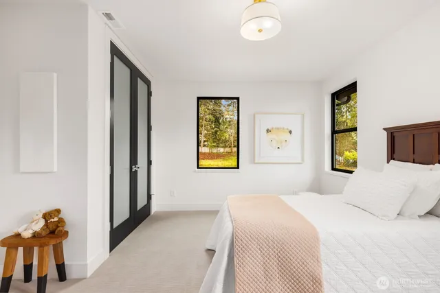 $1,799,000 | 601 Chris David Drive, Steilacoom, WA 98388