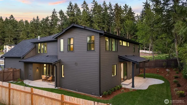 $1,799,000 | 601 Chris David Drive, Steilacoom, WA 98388