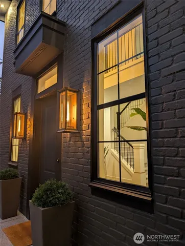 $1,799,000 | 601 Chris David Drive, Steilacoom, WA 98388