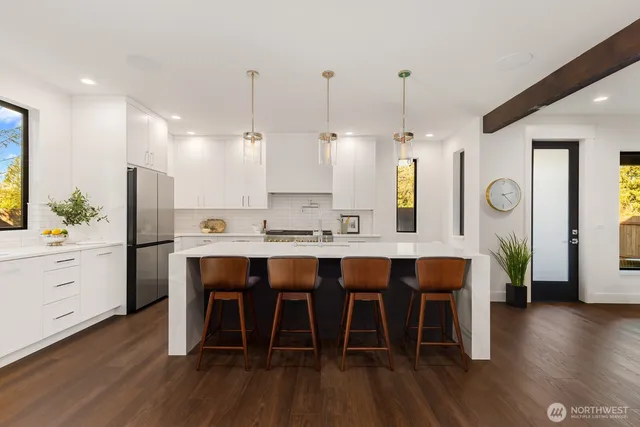 $1,799,000 | 601 Chris David Drive, Steilacoom, WA 98388