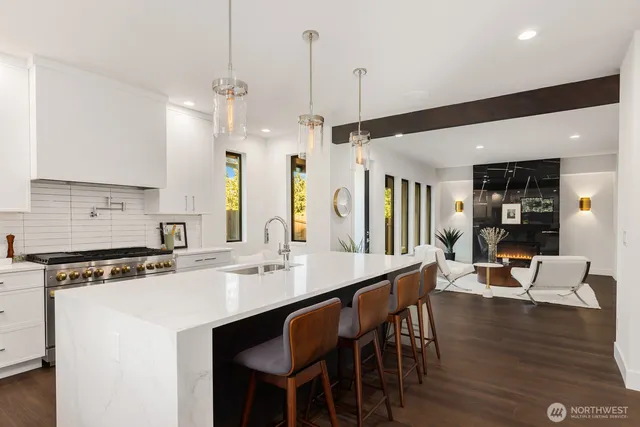 $1,799,000 | 601 Chris David Drive, Steilacoom, WA 98388