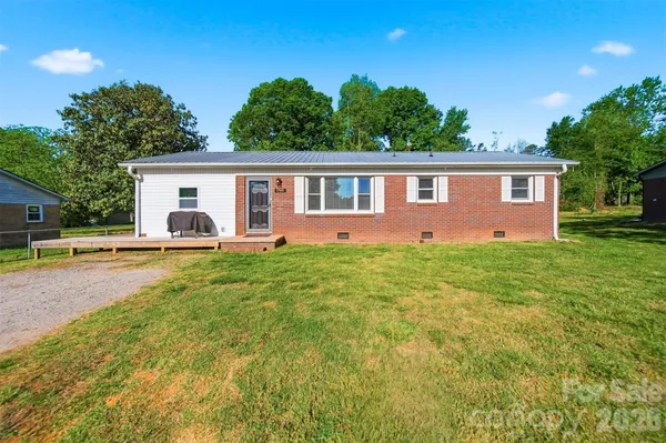 $251,000 | 1745 26th Street Northeast, Hickory, NC 28601