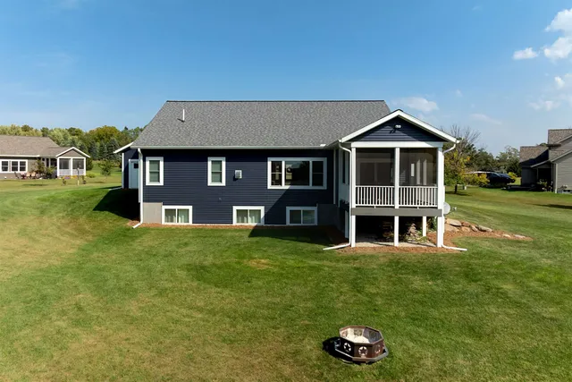 $925,000 | N4267 Cherokee Court, Markesan, WI 53946
