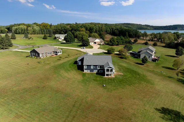 $925,000 | N4267 Cherokee Court, Markesan, WI 53946