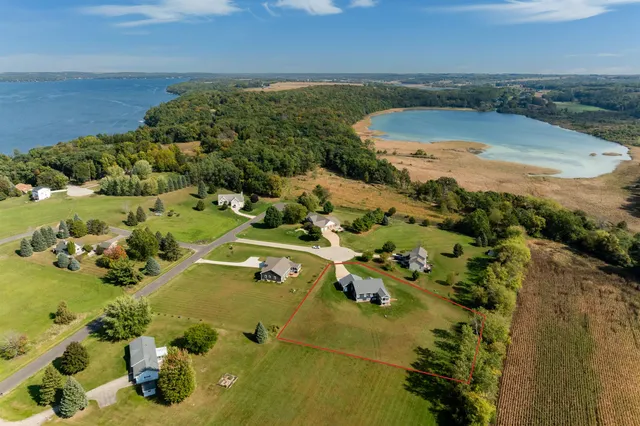 $925,000 | N4267 Cherokee Court, Markesan, WI 53946