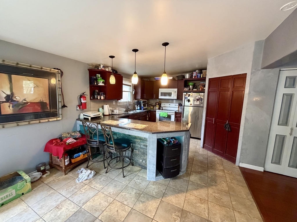 827-831 Armory Street Springfield, MA 01107 - Photo 5 of 27