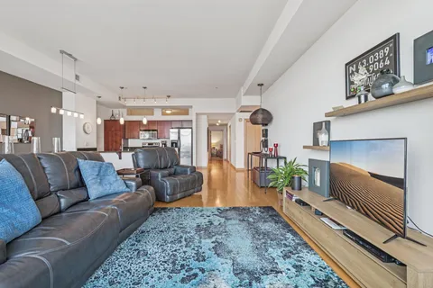 $649,900 | 106 West Seeboth Street, Unit 908, Milwaukee, WI 53204