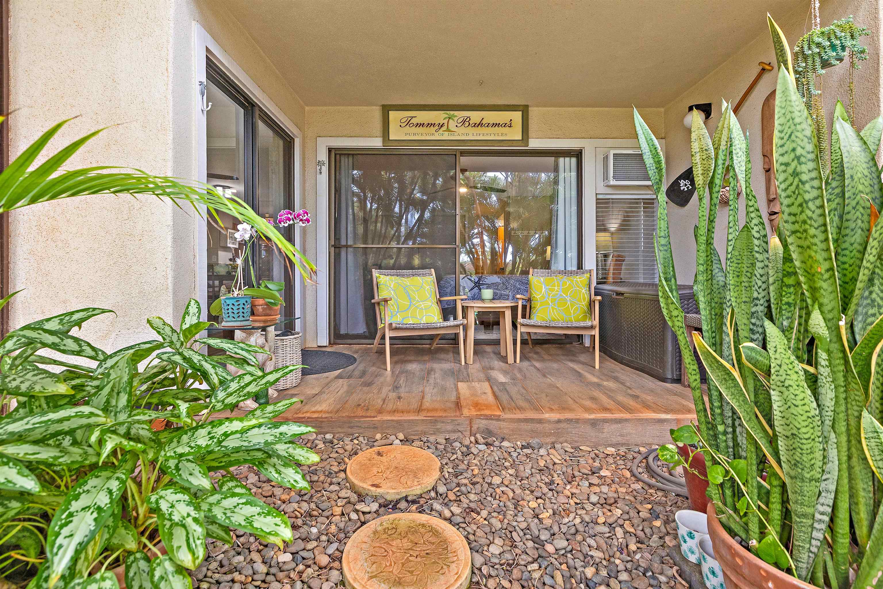 3788 Lower Honoapiilani Road, Unit A110 Lahaina, HI 96761 - Photo 27 of 35 a view of outdoor seating