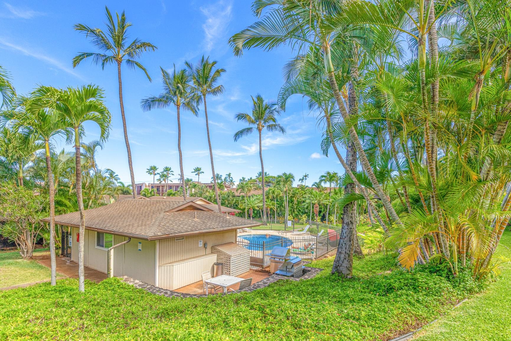 3788 Lower Honoapiilani Road, Unit A110 Lahaina, HI 96761 - Photo 29 of 35 a garden view with a seating space