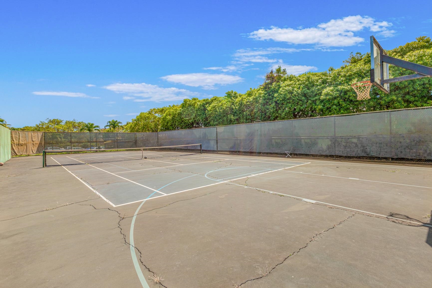 3788 Lower Honoapiilani Road, Unit A110 Lahaina, HI 96761 - Photo 30 of 35 a view of a tennis court