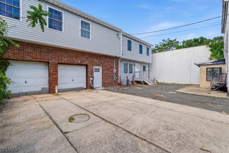 1231 Union Street Linden, NJ 07036 - Photo 2 of 32
