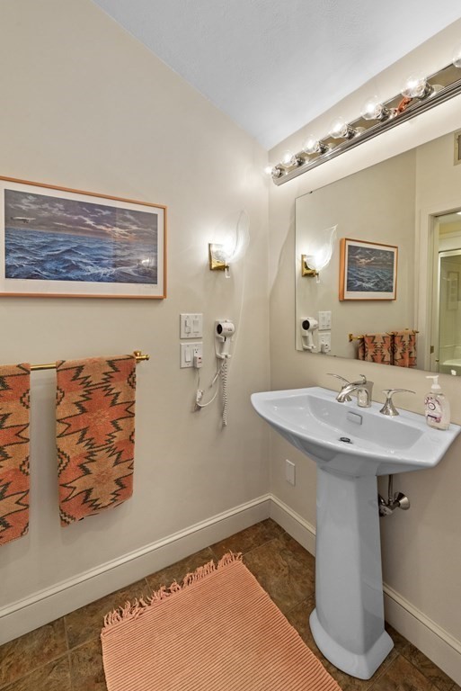 260 Puritan Road Swampscott, MA 01907 - Photo 28 of 42 Gallery Image 28