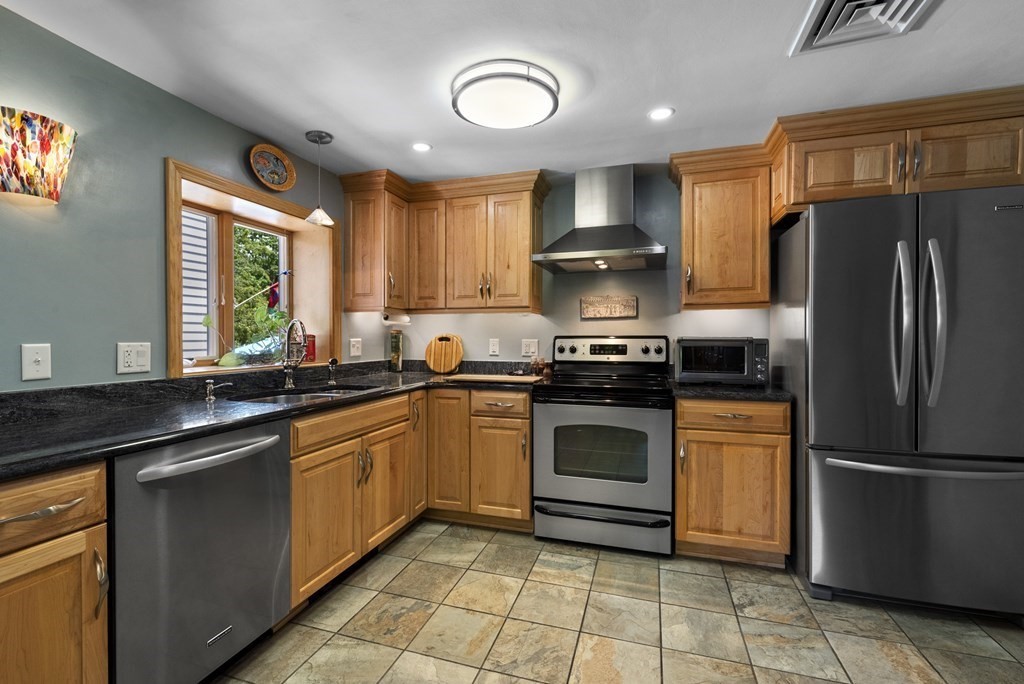 260 Puritan Road Swampscott, MA 01907 - Photo 9 of 42 Gallery Image 9
