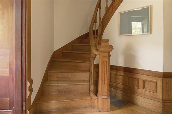 203 Aspinwall Avenue Brookline, MA 02446 - Photo 6 of 9 a view of entryway