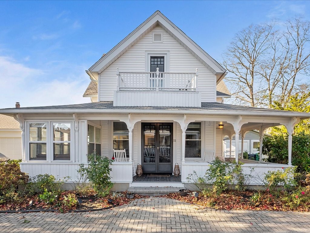 51 9th Avenue Warwick, RI 02886 - Photo 2 of 33