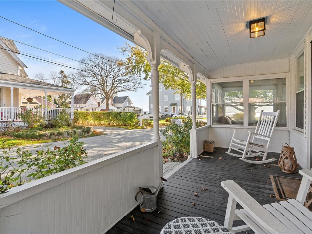 51 9th Avenue Warwick, RI 02886 - Photo 4 of 33