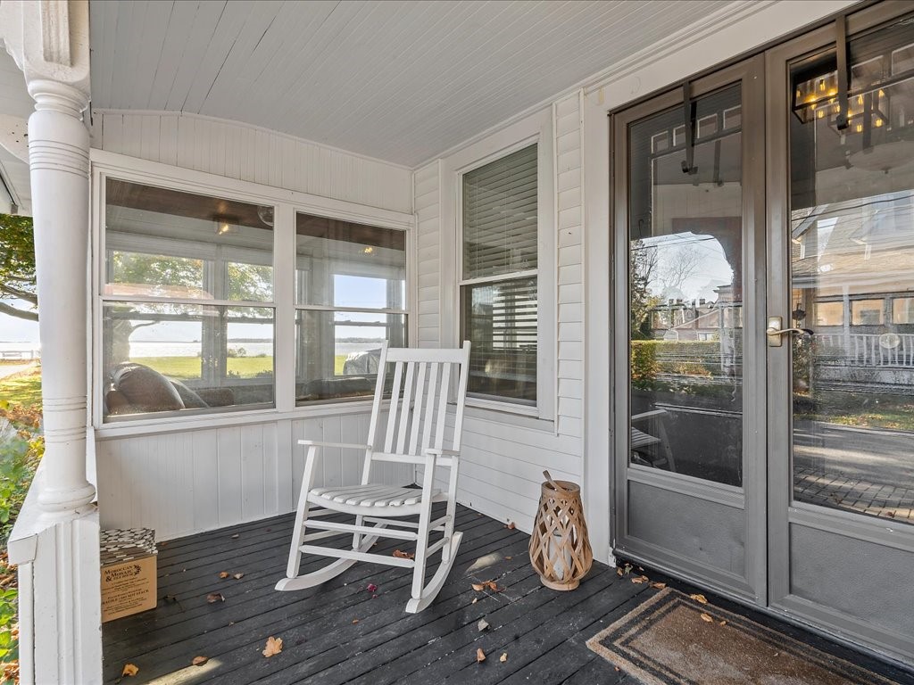 51 9th Avenue Warwick, RI 02886 - Photo 5 of 33